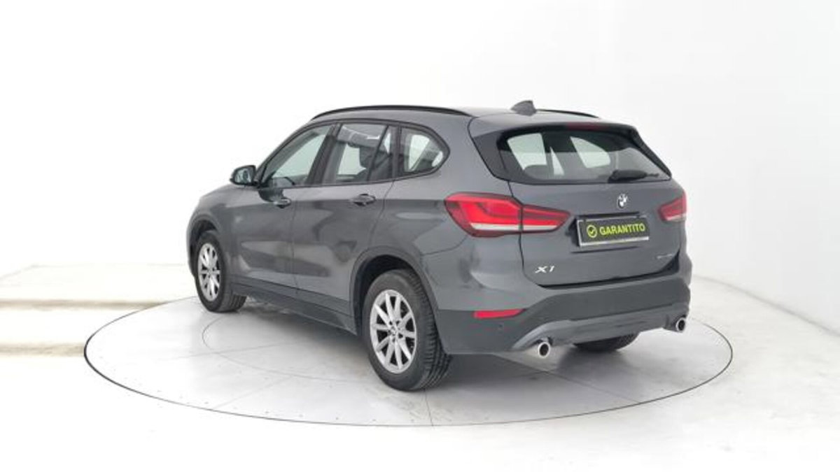 BMW X1 sDrive18d Business Advantage (3)