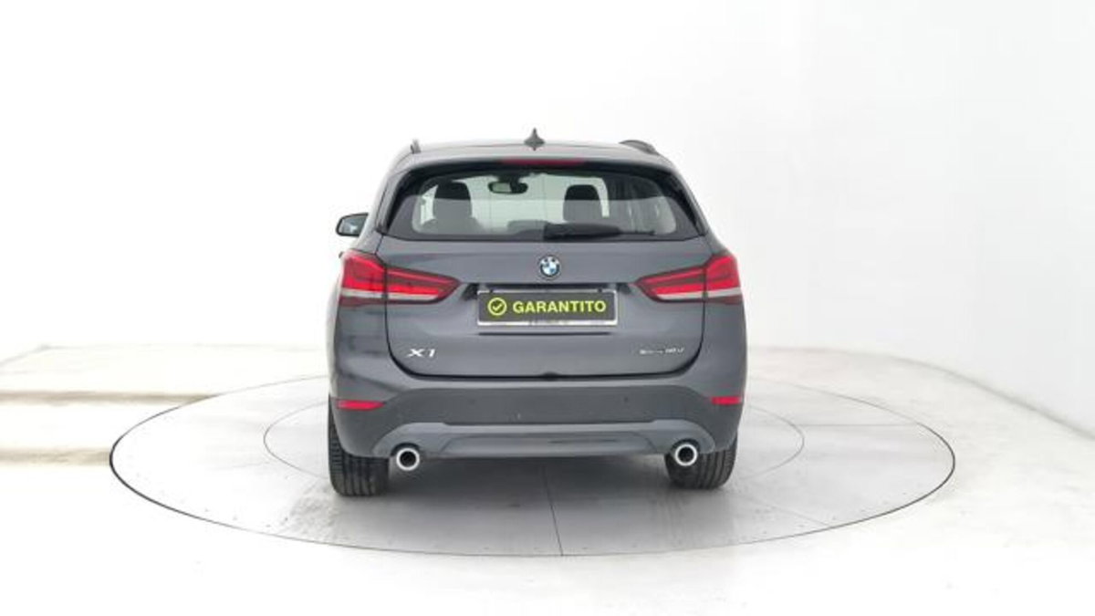 BMW X1 sDrive18d Business Advantage (4)
