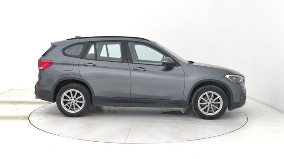BMW X1 sDrive18d Business Advantage (6)