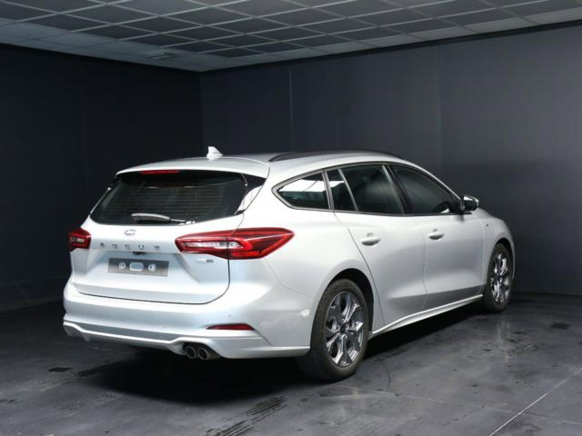 Ford Focus Station Wagon 1.0 EcoBoost Hybrid 125 CV SW ST-Line (3)