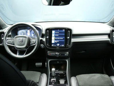 Volvo XC40 B4 AWD Geartronic R-design (12)