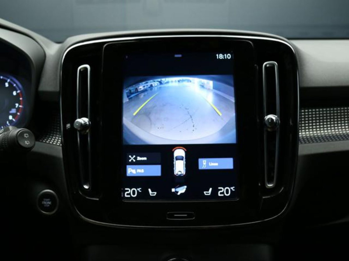 Volvo XC40 B4 AWD Geartronic R-design (15)
