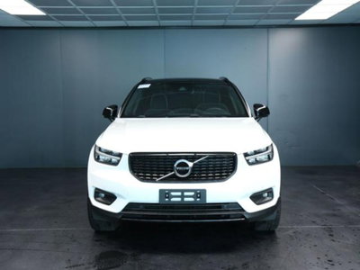 Volvo XC40 B4 AWD Geartronic R-design (2)