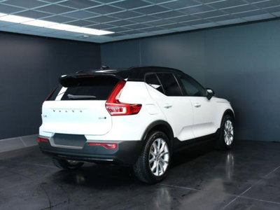 Volvo XC40 B4 AWD Geartronic R-design (3)