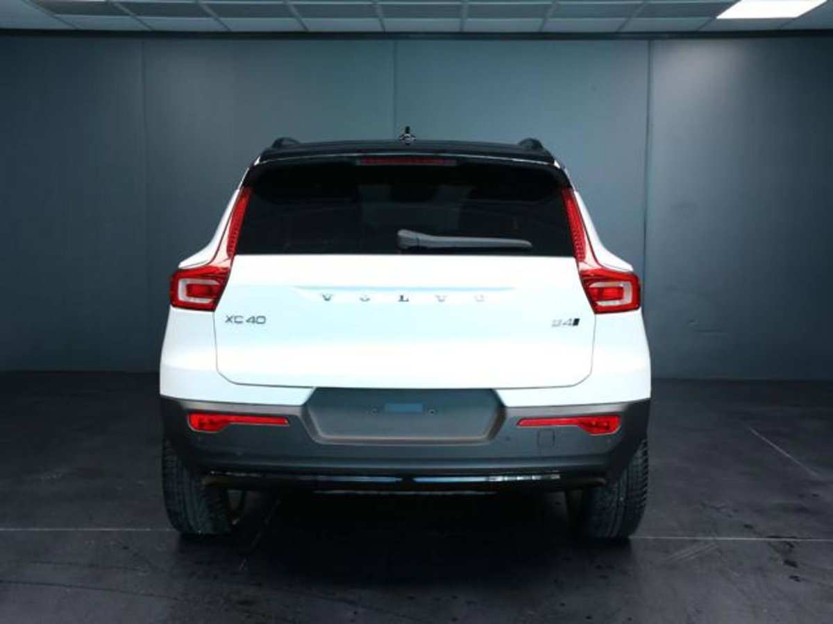 Volvo XC40 B4 AWD Geartronic R-design (4)
