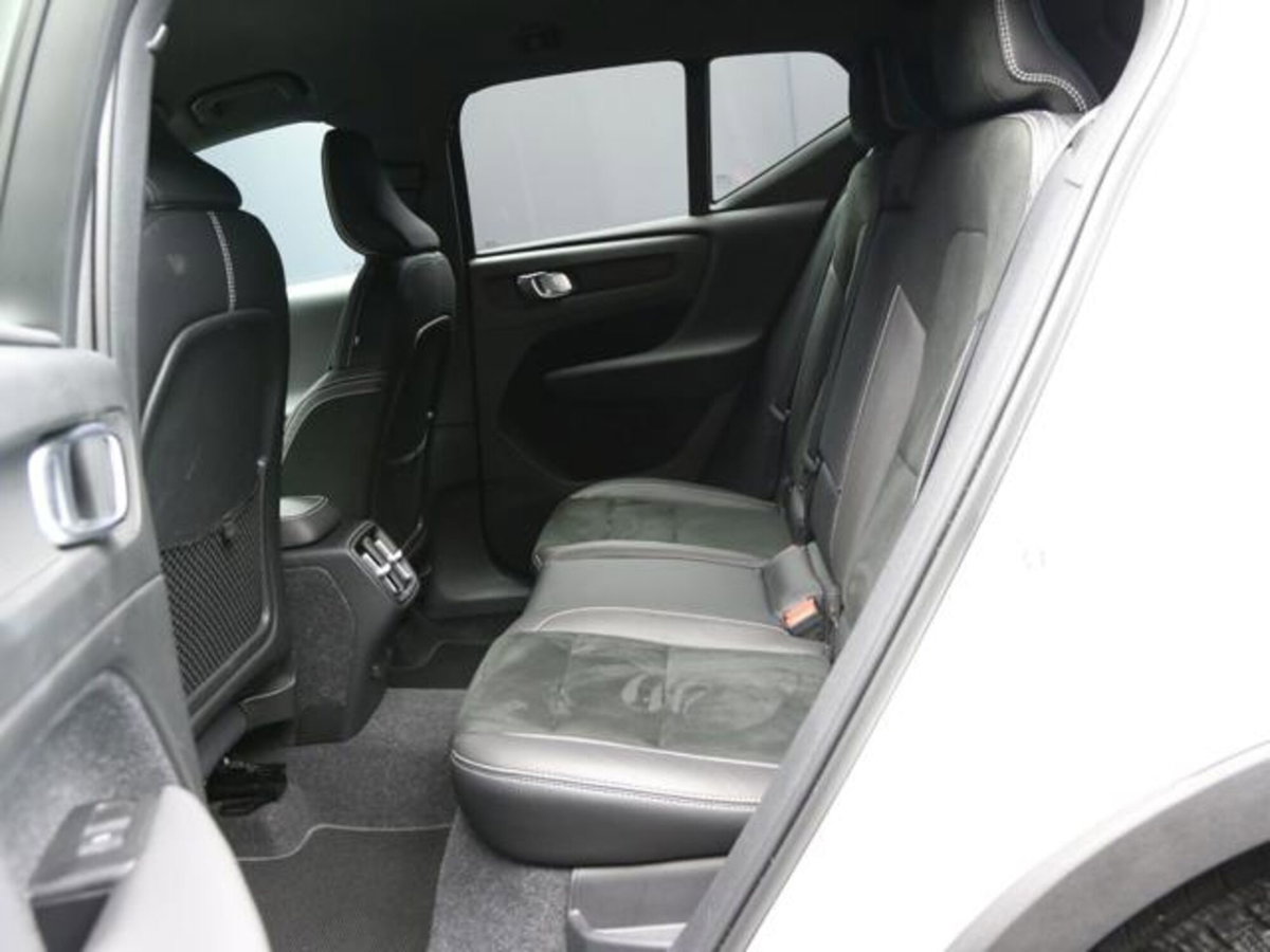 Volvo XC40 B4 AWD Geartronic R-design (8)