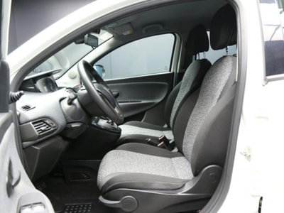 Lancia Ypsilon 1.0 FireFly 5 porte S&S Hybrid Ecochic Silver (10)