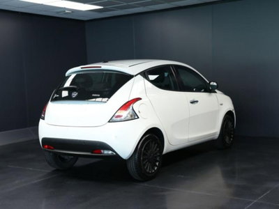 Lancia Ypsilon 1.0 FireFly 5 porte S&S Hybrid Ecochic Silver (3)