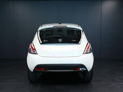 Lancia Ypsilon 1.0 FireFly 5 porte S&S Hybrid Ecochic Silver (4)