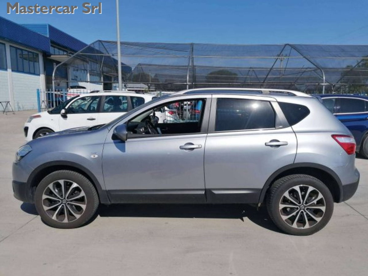 Nissan Qashqai 1.6 dCi DPF n-tec (2)