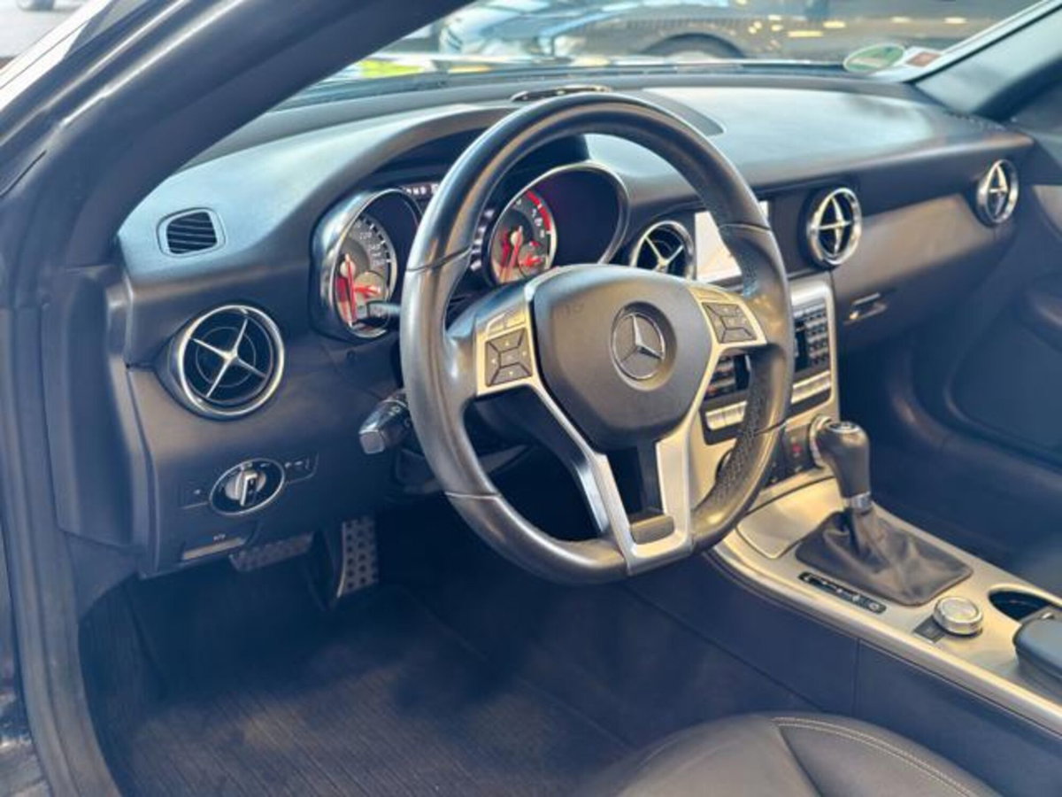 Mercedes-Benz SLK 200 BlueEFFICIENCY Premium (9)