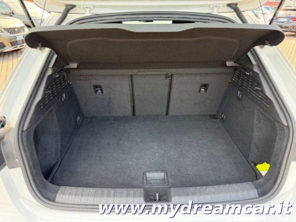 Audi A3 Sportback 30 g-tron S tronic Business Advanced (13)