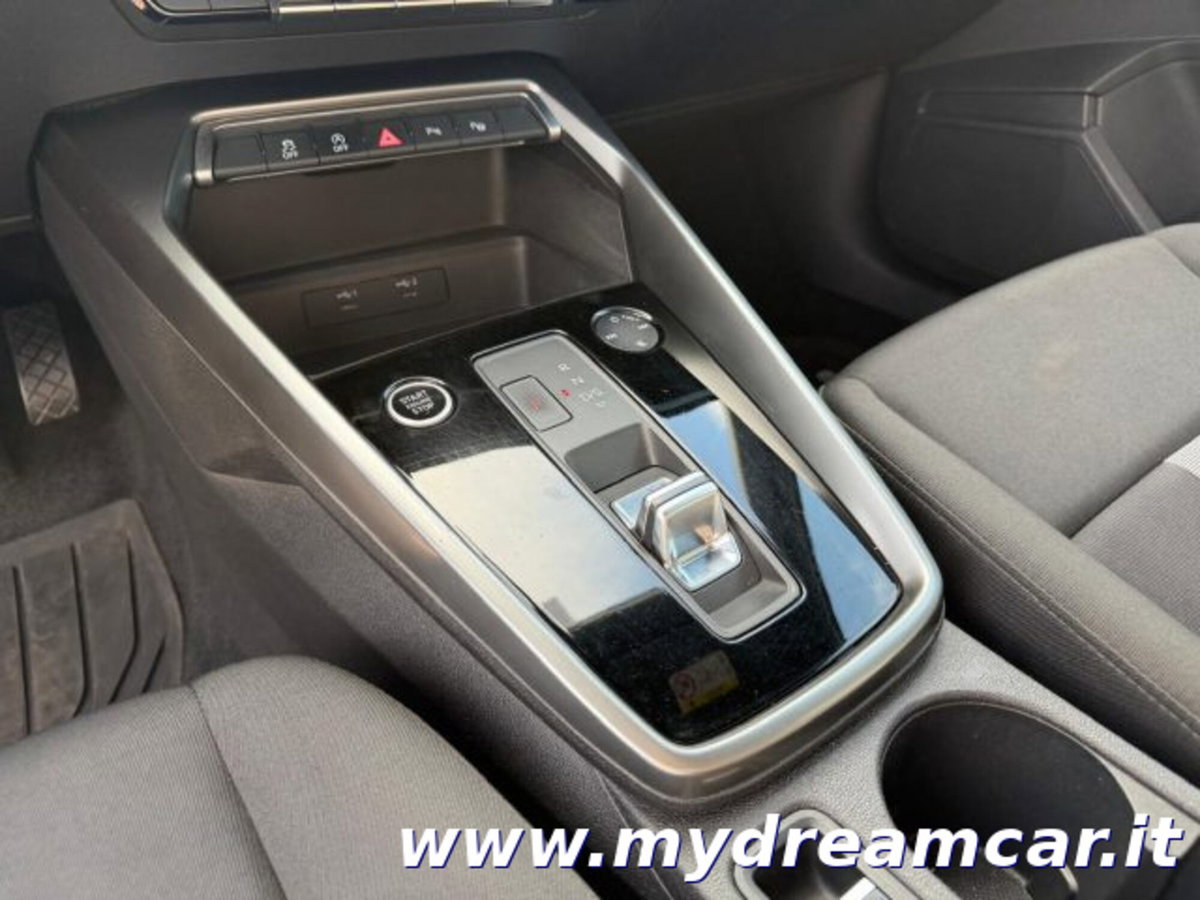 Audi A3 Sportback 30 g-tron S tronic Business Advanced (8)