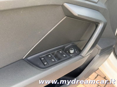 Audi A3 Sportback 30 g-tron S tronic Business Advanced (9)