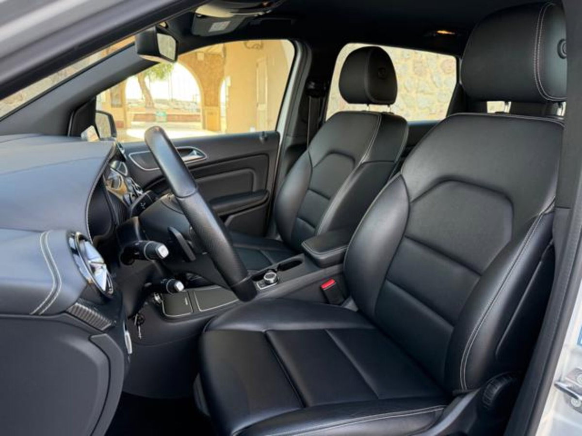 Mercedes-Benz Classe B 200 d Premium (10)