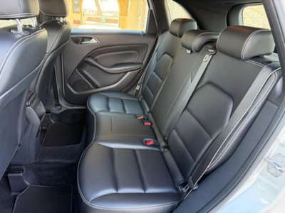 Mercedes-Benz Classe B 200 d Premium (11)