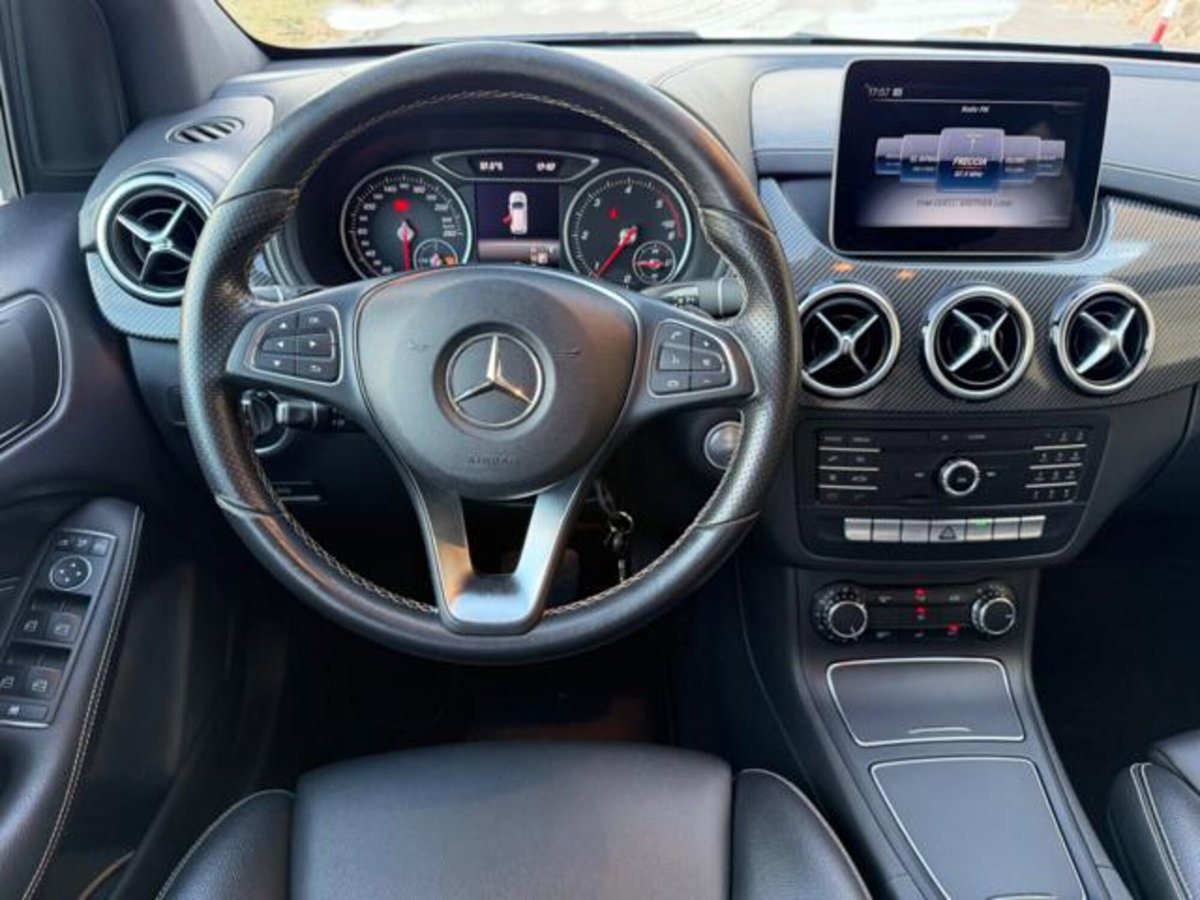 Mercedes-Benz Classe B 200 d Premium (14)