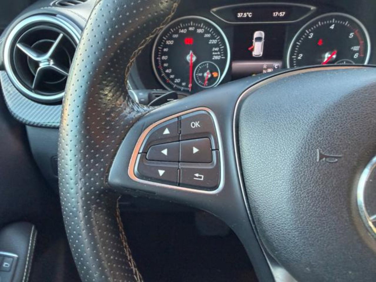 Mercedes-Benz Classe B 200 d Premium (17)