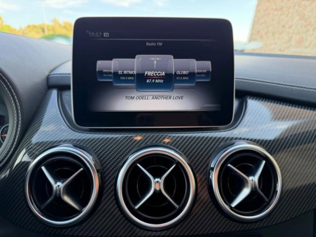 Mercedes-Benz Classe B 200 d Premium (19)