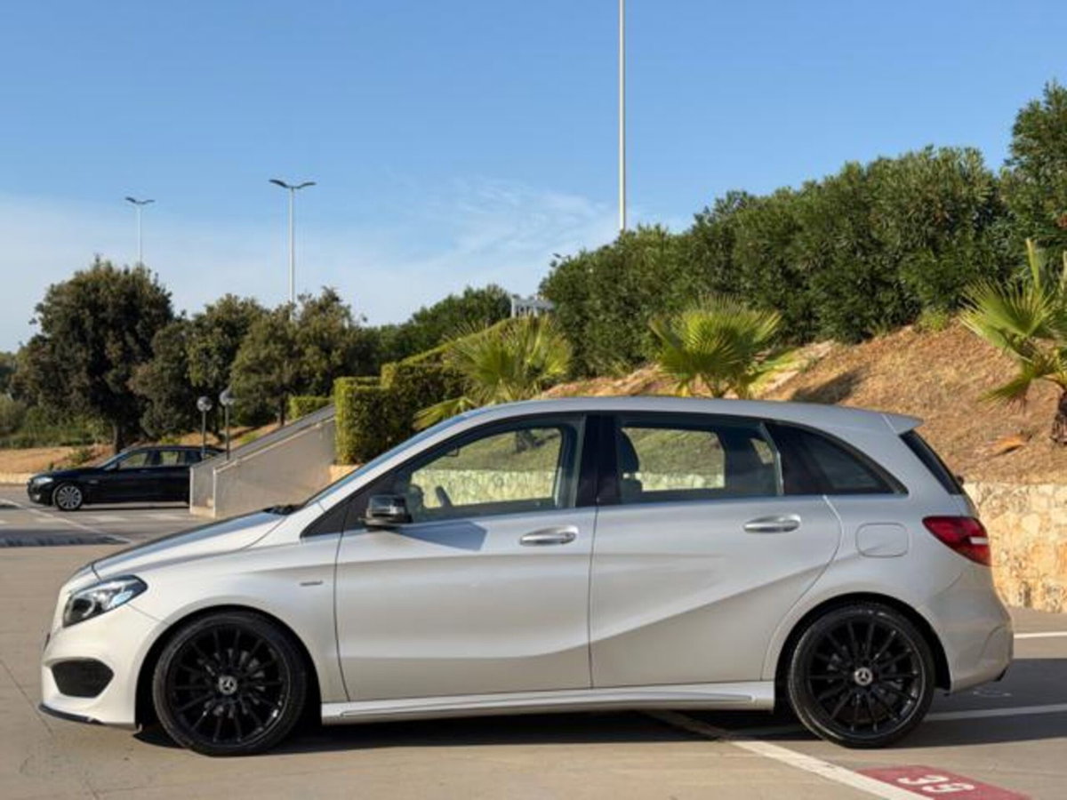 Mercedes-Benz Classe B 200 d Premium (4)