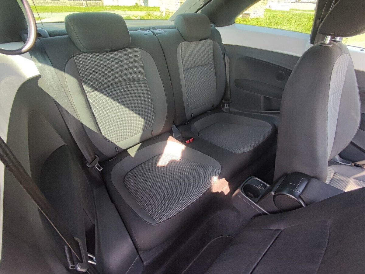 Volkswagen Maggiolino 2.0 TDI Fender Edition (15)