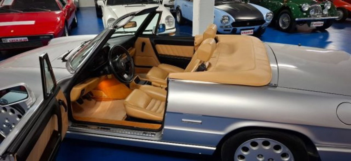 Alfa Romeo Spider 2.0i (5)