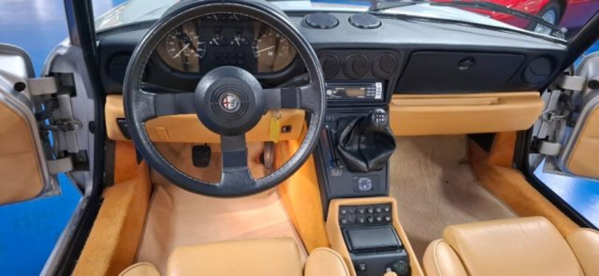 Alfa Romeo Spider 2.0i (6)