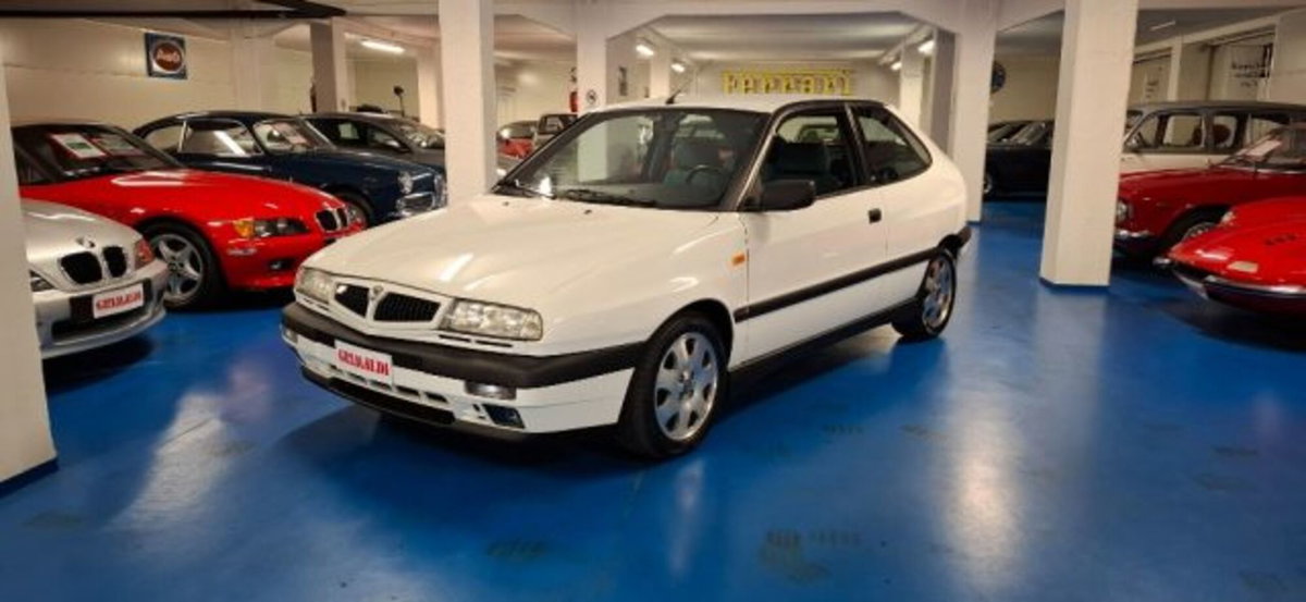 Lancia Delta HPE 2.0 i.e. turbo 16V cat 3p. HF
