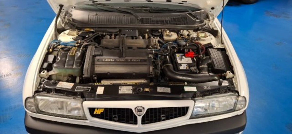 Lancia Delta HPE 2.0 i.e. turbo 16V cat 3p. HF (14)