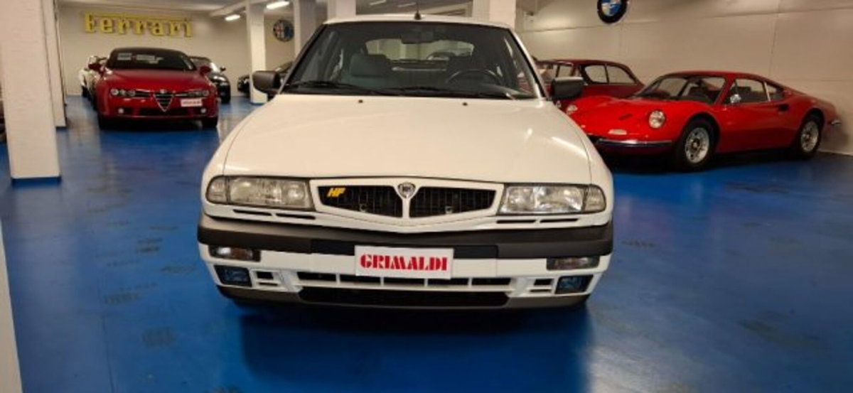 Lancia Delta HPE 2.0 i.e. turbo 16V cat 3p. HF (16)