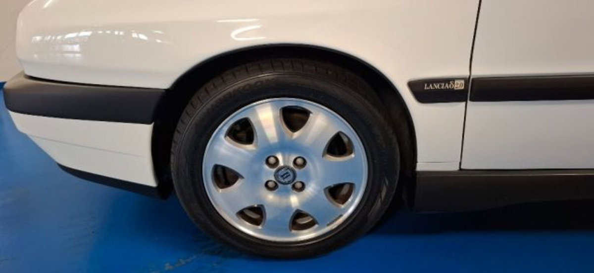 Lancia Delta HPE 2.0 i.e. turbo 16V cat 3p. HF (18)
