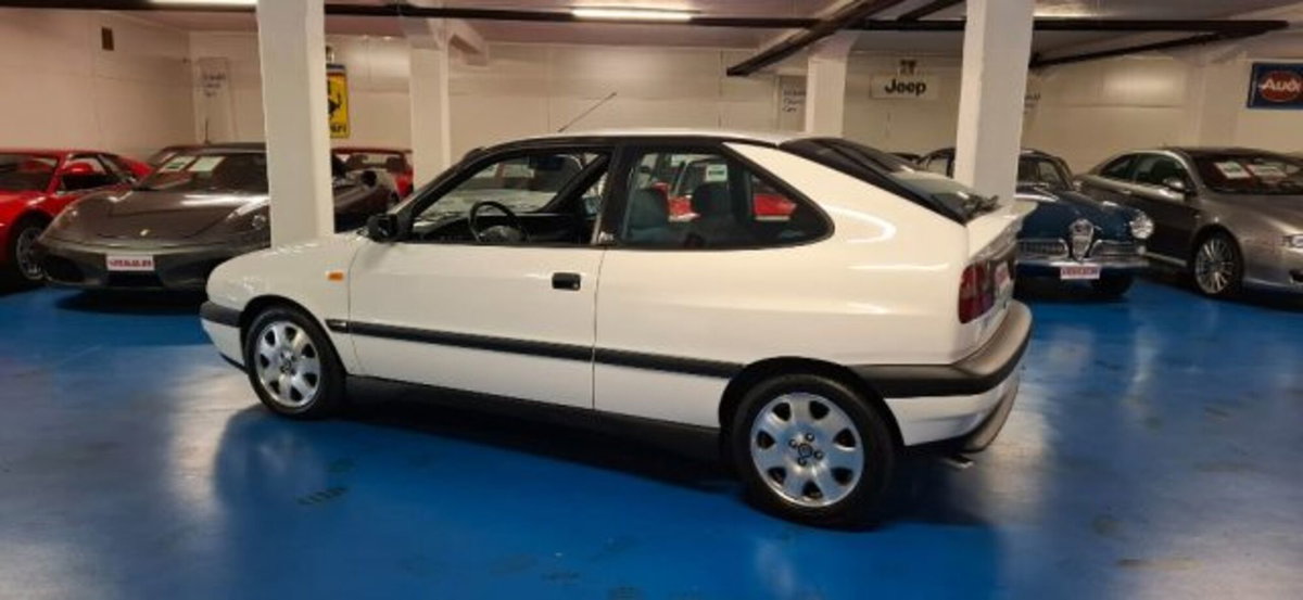 Lancia Delta HPE 2.0 i.e. turbo 16V cat 3p. HF (19)
