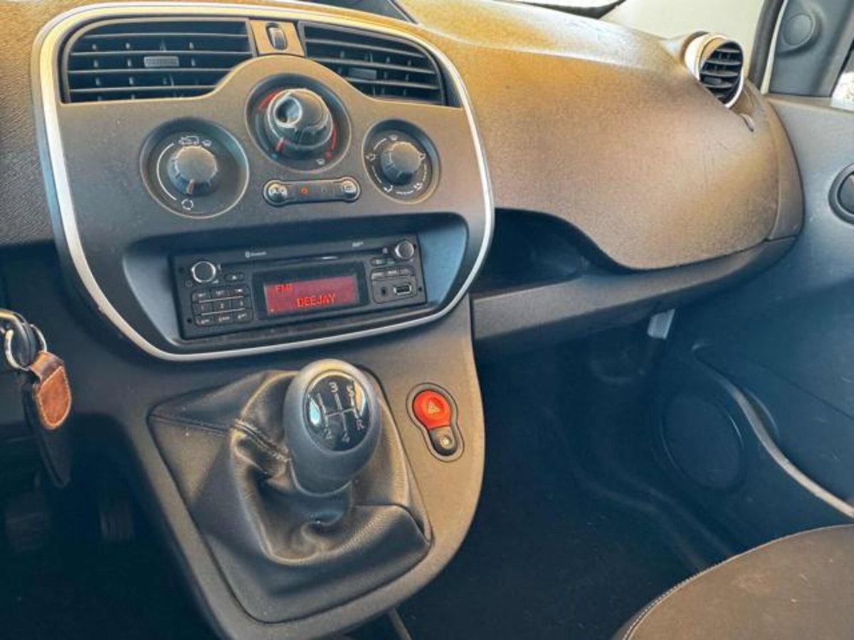 Renault Kangoo 1.5 dCi 75CV F.AP. 4p. Express (12)