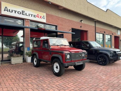 Land Rover Defender 90 2.4 TD4 Station Wagon S (14)