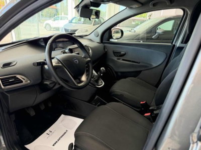 Lancia Ypsilon 1.0 FireFly 5 porte S&S Hybrid Gold Plus (8)