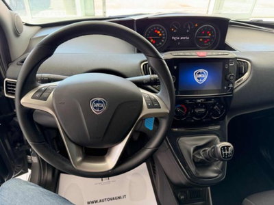 Lancia Ypsilon 1.0 FireFly 5 porte S&S Hybrid Gold Plus (9)