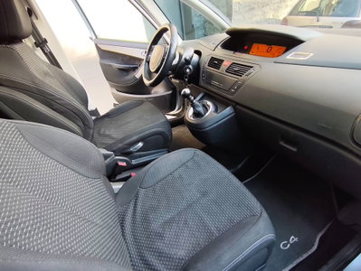 Citroen C4 Picasso 1.6 HDi 110 FAP Business (10)