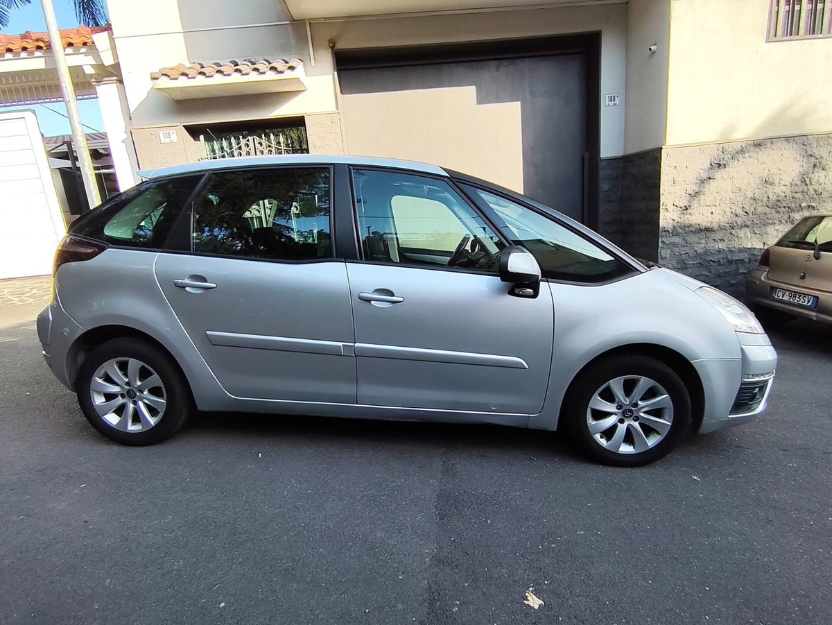 Citroen C4 Picasso 1.6 HDi 110 FAP Business (3)