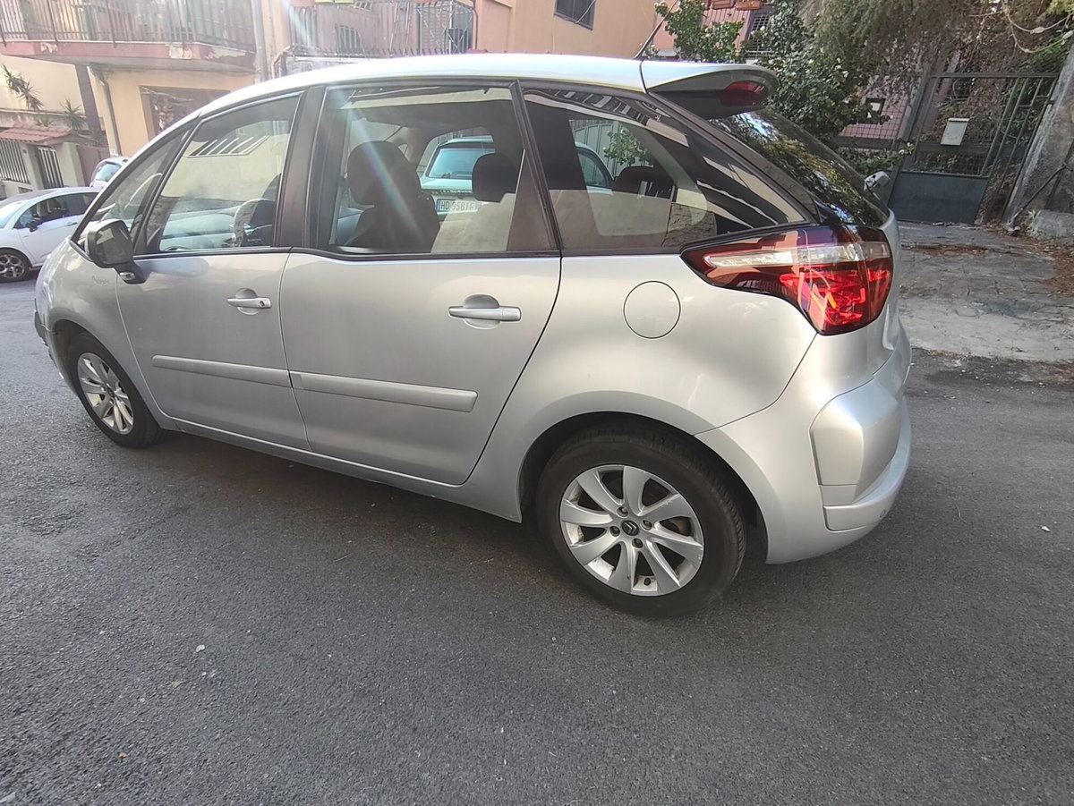 Citroen C4 Picasso 1.6 HDi 110 FAP Business (6)