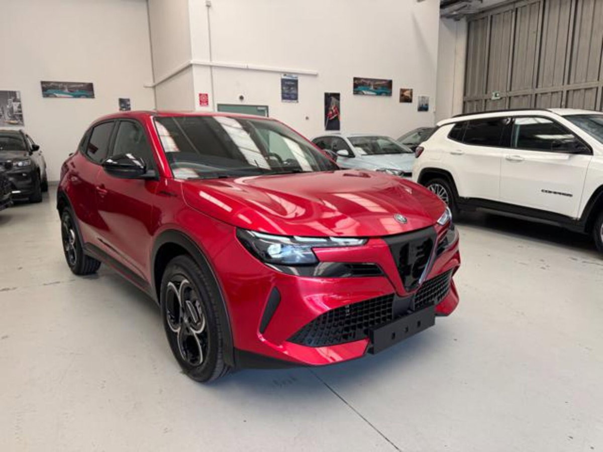 Alfa Romeo Junior 1.2 ibrida Sport Speciale 145cv edct6 (2)