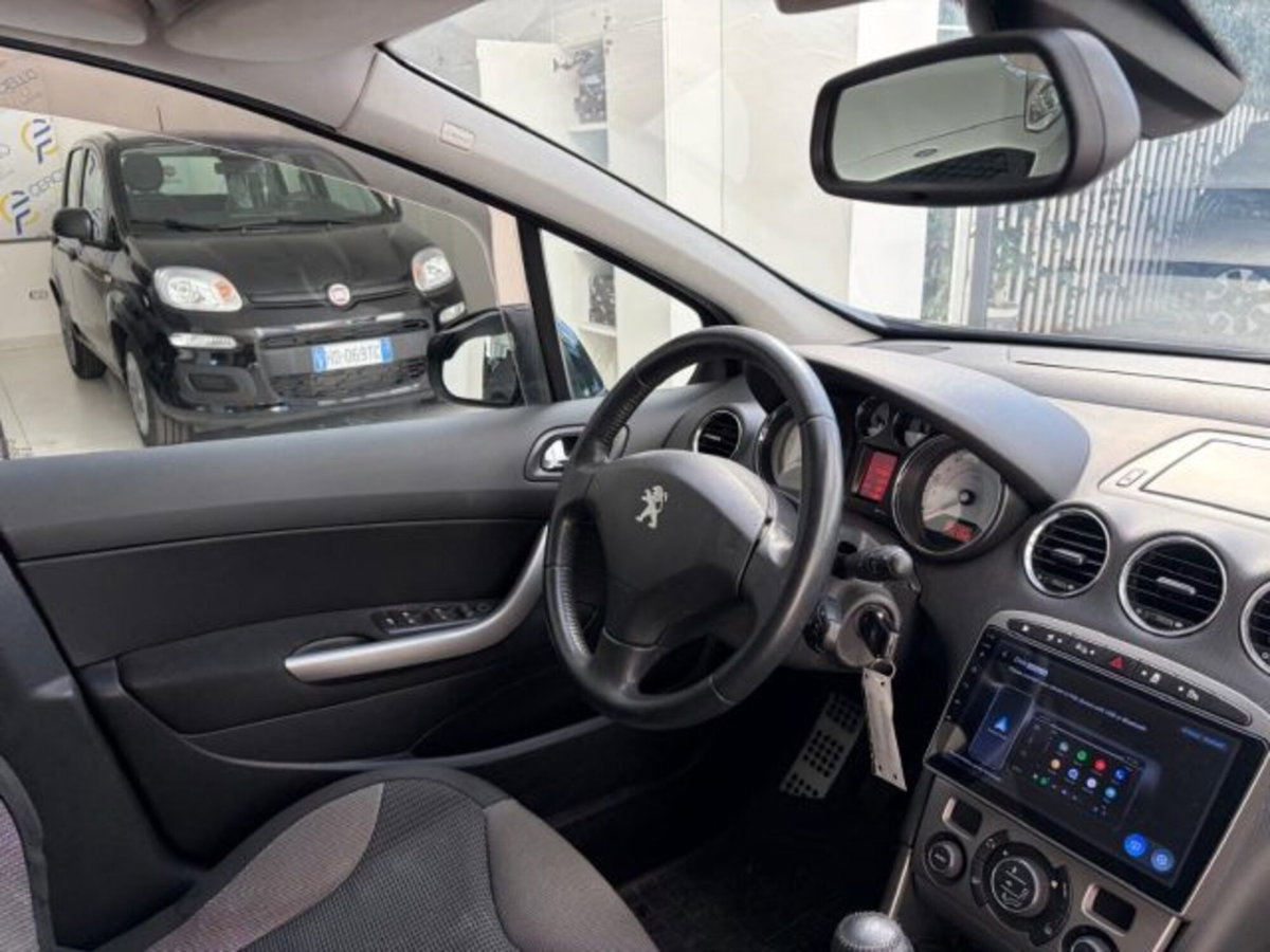 Peugeot 308 1.6 8V e-HDi 112CV Stop&Start robotiz. 5p. Allure (11)
