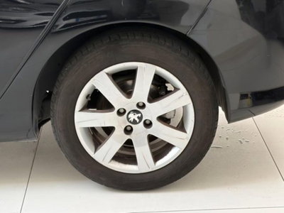 Peugeot 308 1.6 8V e-HDi 112CV Stop&Start robotiz. 5p. Allure (16)