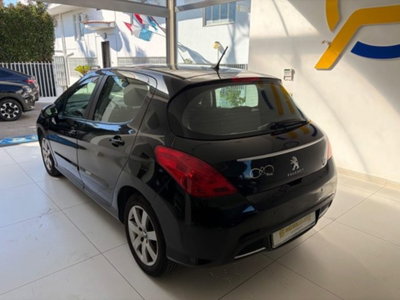 Peugeot 308 1.6 8V e-HDi 112CV Stop&Start robotiz. 5p. Allure (5)