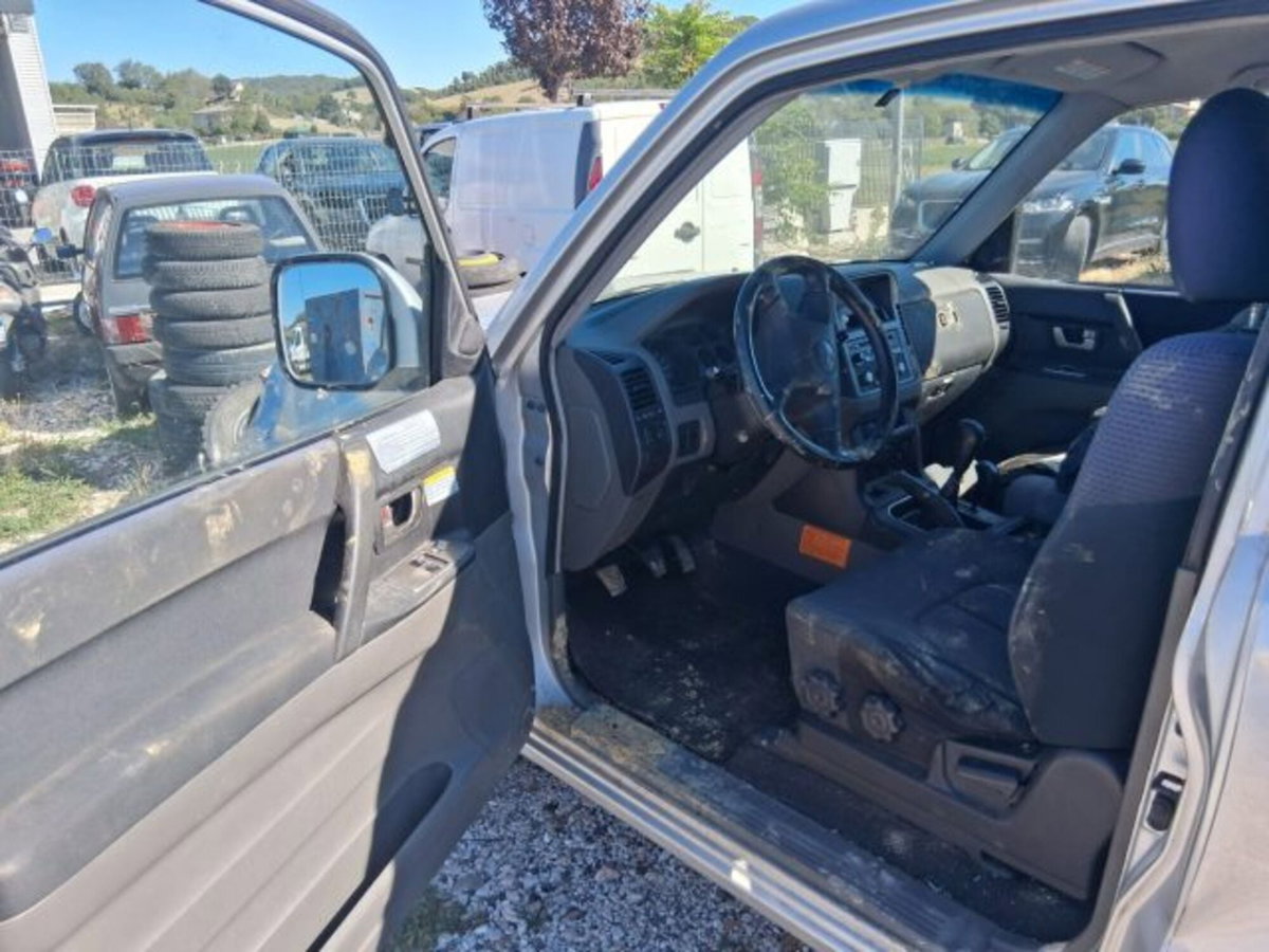 Mitsubishi Pajero 2.5 TDI 3p. GLX (10)