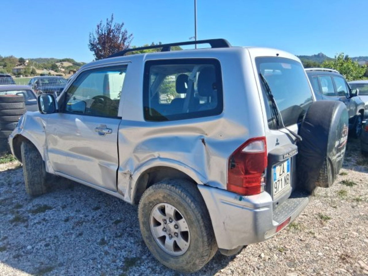 Mitsubishi Pajero 2.5 TDI 3p. GLX (7)