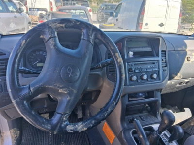 Mitsubishi Pajero 2.5 TDI 3p. GLX (9)