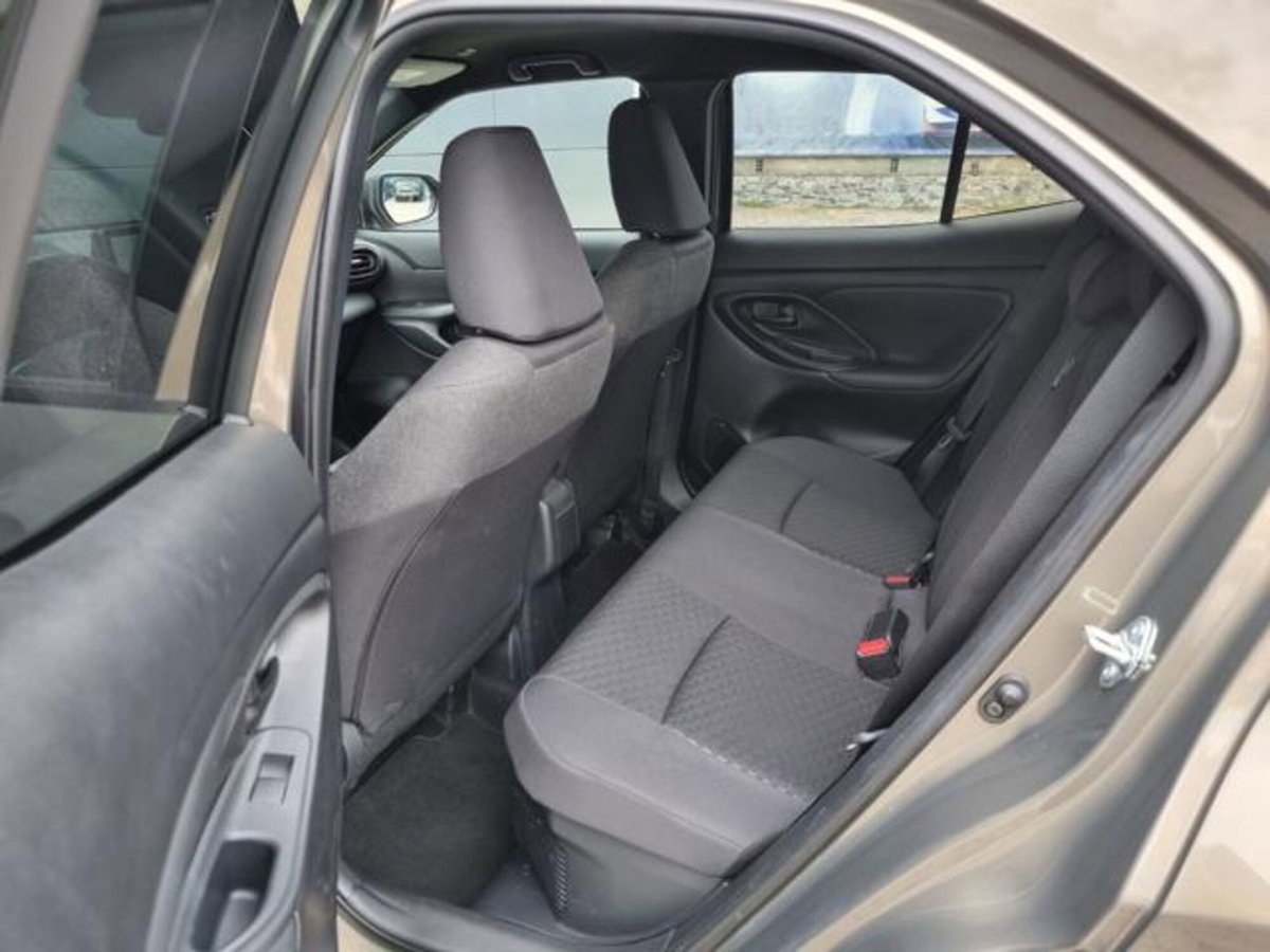Toyota Yaris Cross 1.5h GR Sport Black Sky fwd 116cv e-cvt (12)