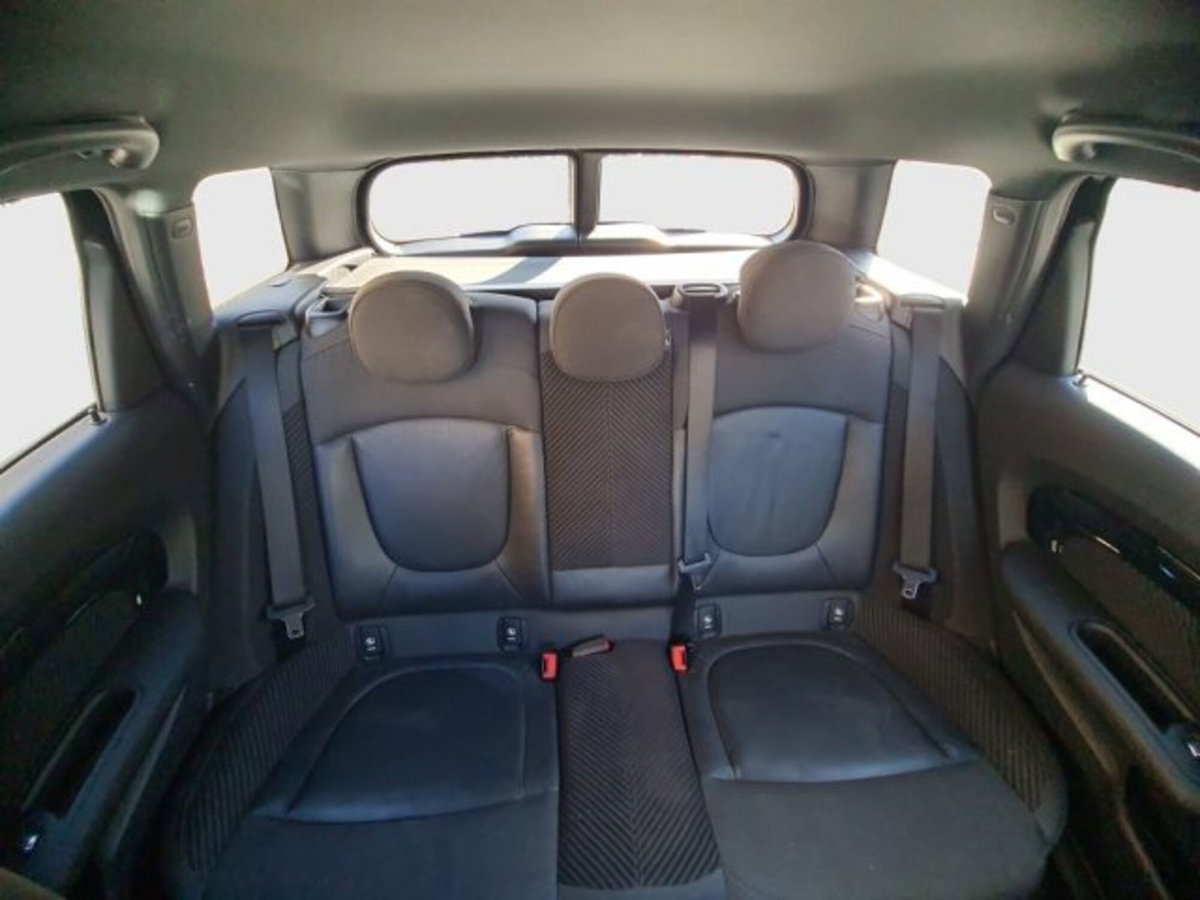 MINI Mini Clubman 2.0 Cooper D Untold Clubman (17)