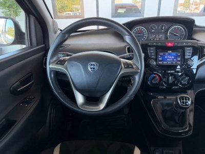 Lancia Ypsilon 1.2 69 CV 5 porte Gold (14)