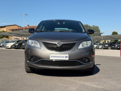 Lancia Ypsilon 1.2 69 CV 5 porte Gold (2)